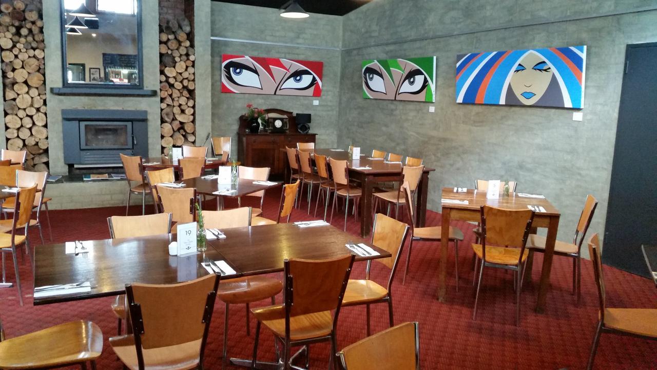 Fish Creek Hotel ภายนอก รูปภาพ