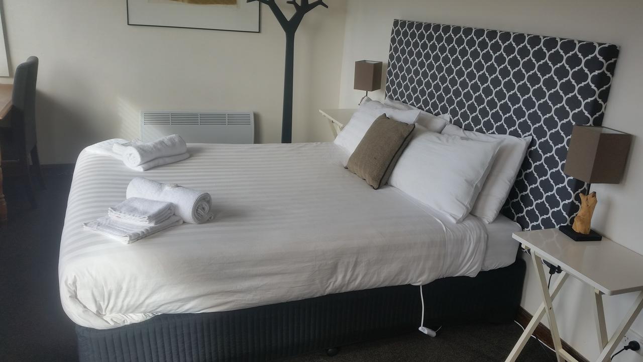 Fish Creek Hotel ภายนอก รูปภาพ