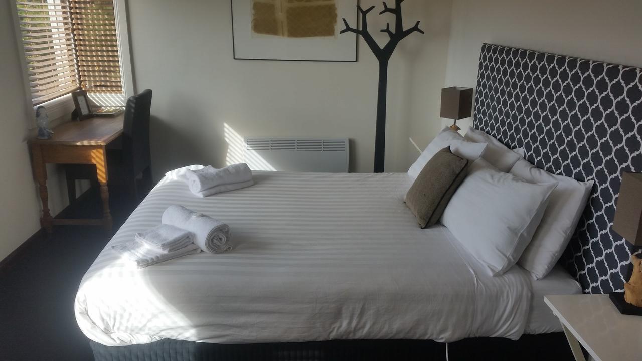 Fish Creek Hotel ภายนอก รูปภาพ